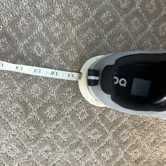 On Cloud 5 Waterproof Glacier Grey Walking Sneaker Size 7.5 - Picture 11 of 12